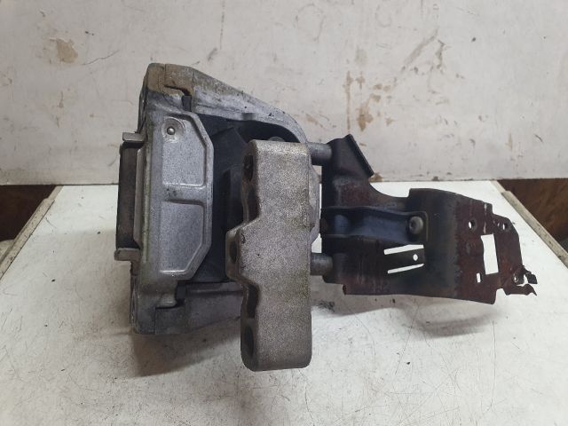 bontott SKODA OCTAVIA II Motor Tartó Bak Jobb