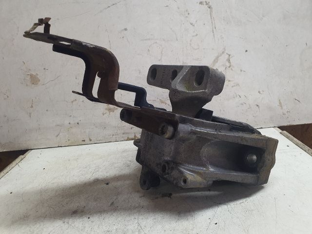 bontott SKODA OCTAVIA II Motor Tartó Bak Jobb