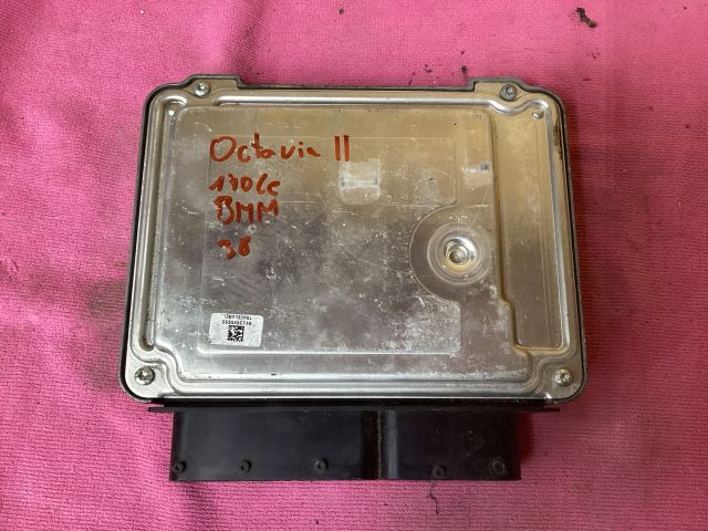 bontott SKODA OCTAVIA II Motorvezérlő