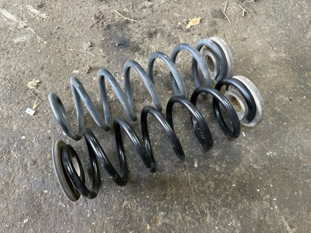 bontott SKODA OCTAVIA II Hátsó Rugó Pár