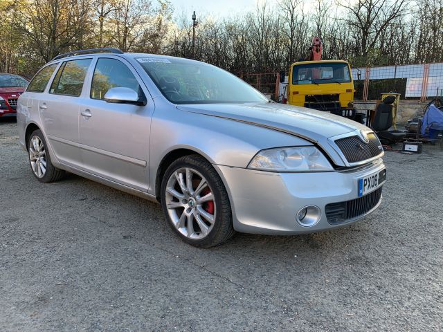 bontott SKODA OCTAVIA II Jobb első Féknyereg Munkahengerrel