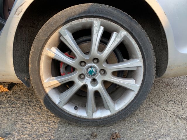 bontott SKODA OCTAVIA II Jobb első Gólyaláb (Lengécsillapító, Rugó)