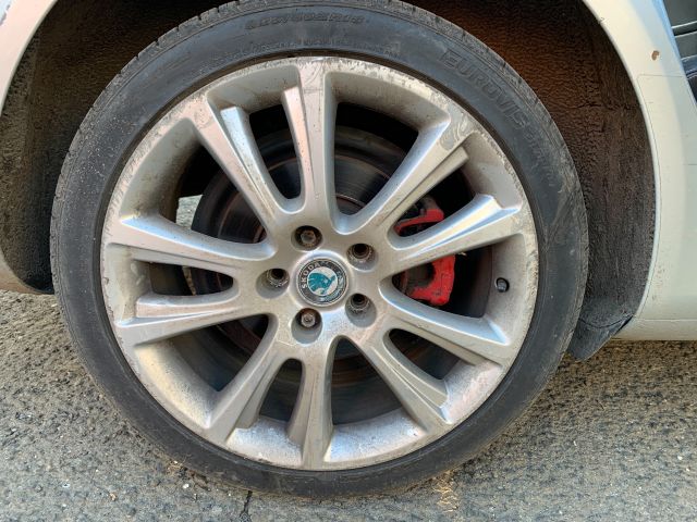 bontott SKODA OCTAVIA II Jobb első Lengőkar