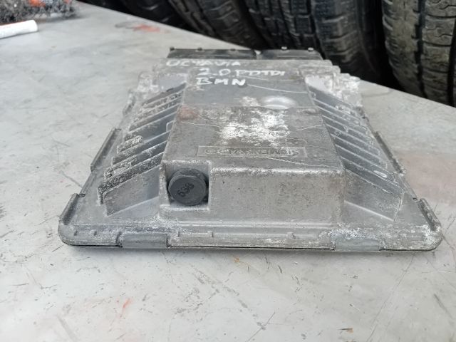 bontott SKODA OCTAVIA II Motorvezérlő