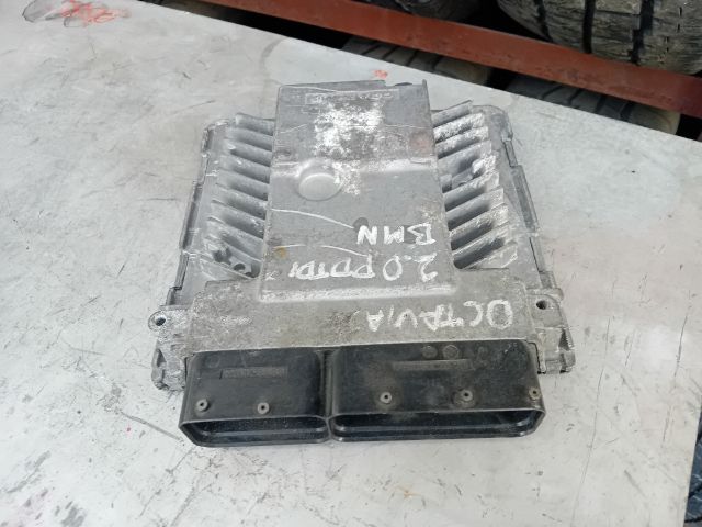 bontott SKODA OCTAVIA II Motorvezérlő