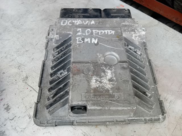 bontott SKODA OCTAVIA II Motorvezérlő