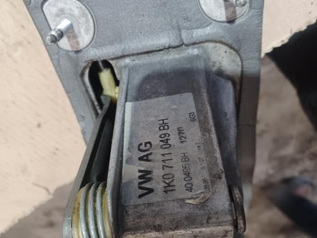 bontott SKODA OCTAVIA II Váltó Kulissza