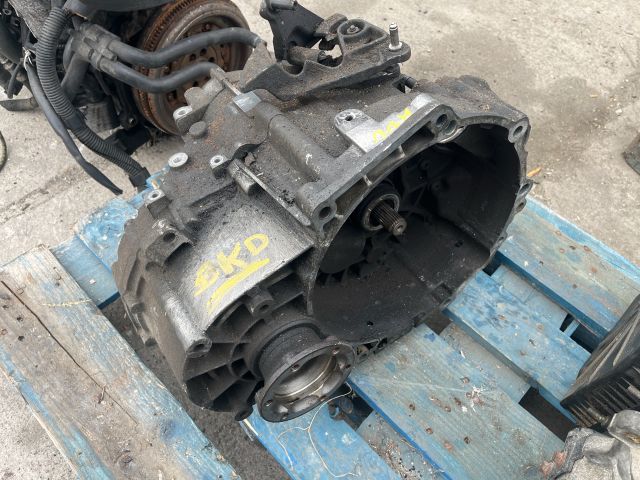 bontott SKODA OCTAVIA II Váltó (Mechanikus)