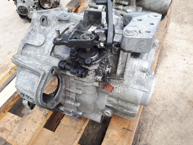 bontott SKODA OCTAVIA II Váltó (Mechanikus)