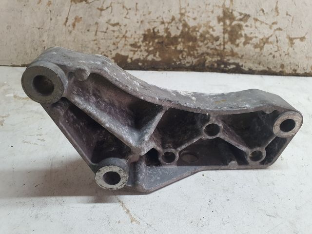 bontott SKODA OCTAVIA II Váltó Tartó Bak (Pozíciófüggetlen)