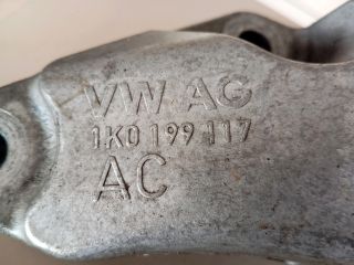 bontott SKODA OCTAVIA II Váltó Tartó Bak (Pozíciófüggetlen)