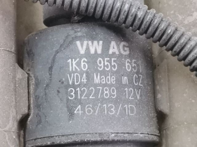 bontott SKODA OCTAVIA II Ablakmosó Tartály