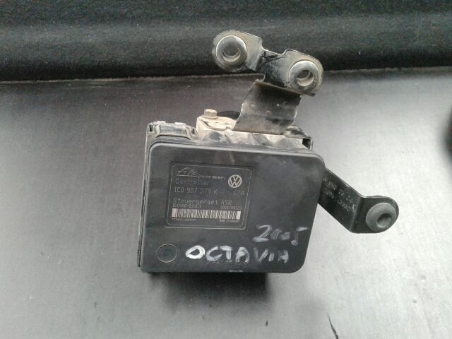 bontott SKODA OCTAVIA II ABS Kocka