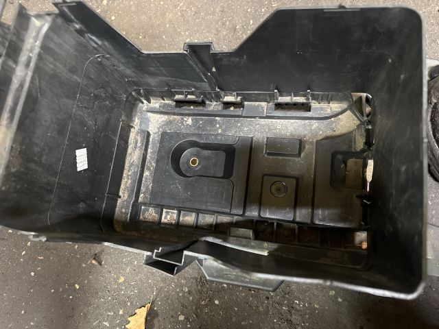 bontott SKODA OCTAVIA II Akkumulátor Tartó