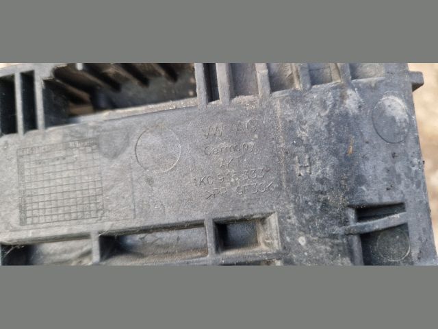 bontott SKODA OCTAVIA II Akkumulátor Tartó