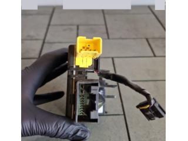 bontott SKODA OCTAVIA II Aktív Kormány Elektronika