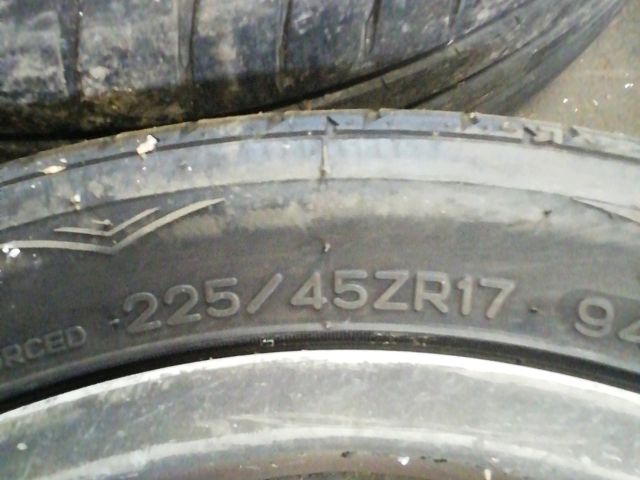 bontott SKODA OCTAVIA II Alufelni Szett Gumival