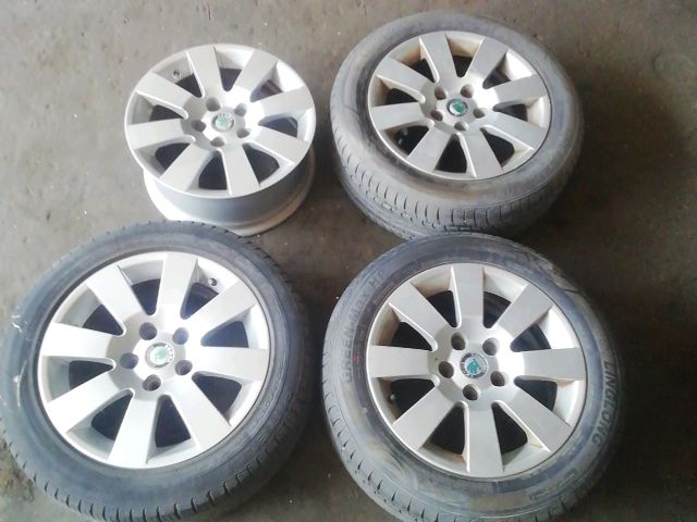 bontott SKODA OCTAVIA II Alufelni Szett