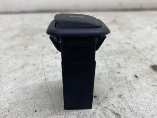 bontott SKODA OCTAVIA II AUX Csatlakozó