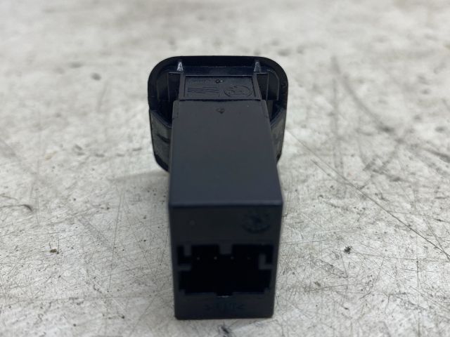 bontott SKODA OCTAVIA II AUX Csatlakozó