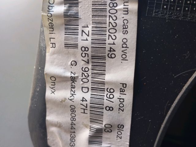 bontott SKODA OCTAVIA II Bal Alsó Műszerfal Burkolat