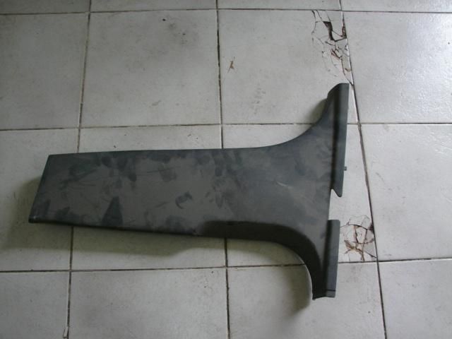 bontott SKODA OCTAVIA II Bal B Oszlop Burkolat