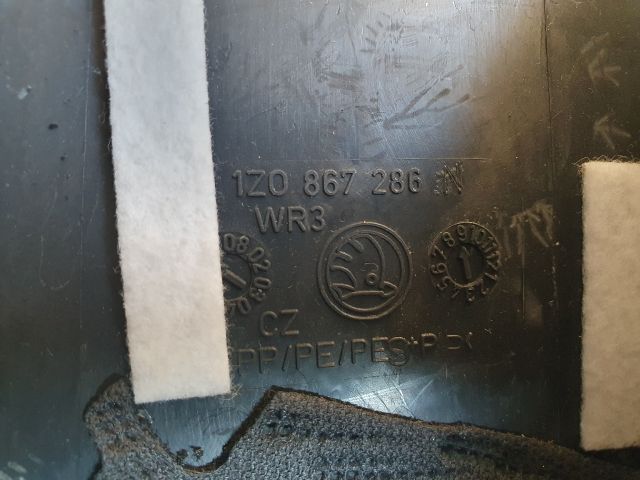 bontott SKODA OCTAVIA II Bal B Oszlop Burkolat