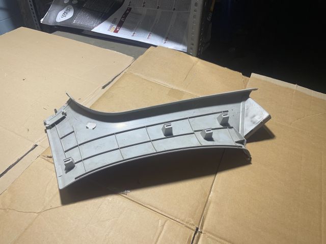 bontott SKODA OCTAVIA II Bal C Oszlop Burkolat