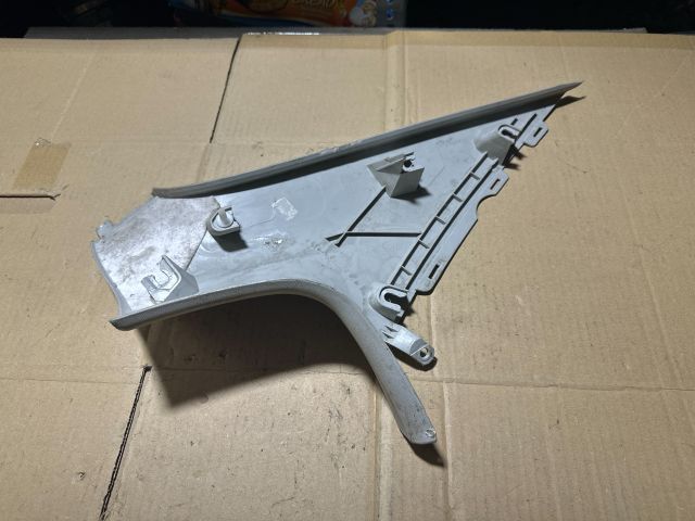 bontott SKODA OCTAVIA II Bal C Oszlop Burkolat