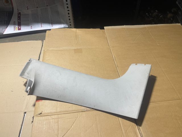 bontott SKODA OCTAVIA II Bal C Oszlop Burkolat