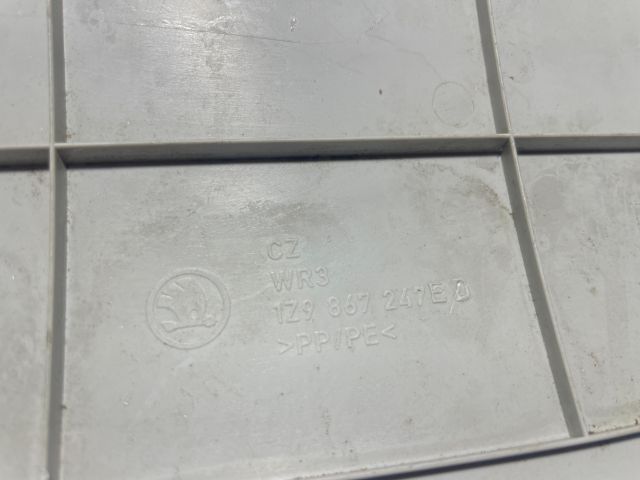 bontott SKODA OCTAVIA II Bal C Oszlop Burkolat