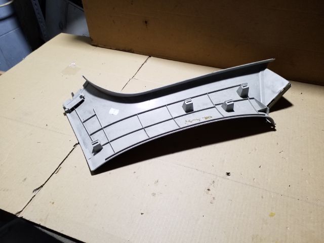 bontott SKODA OCTAVIA II Bal C Oszlop Burkolat