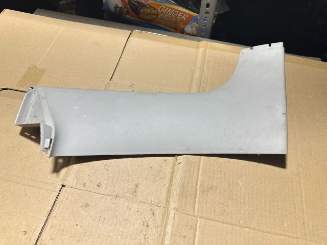 bontott SKODA OCTAVIA II Bal C Oszlop Burkolat