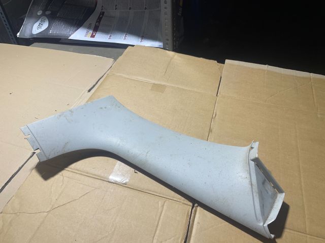 bontott SKODA OCTAVIA II Bal C Oszlop Burkolat