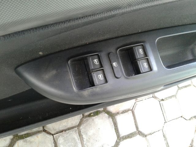 bontott SKODA OCTAVIA II Bal első Ablakemelő Kapcsoló