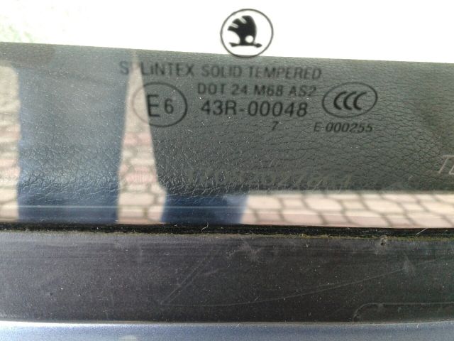 bontott SKODA OCTAVIA II Bal első Ablakemelő Kapcsoló