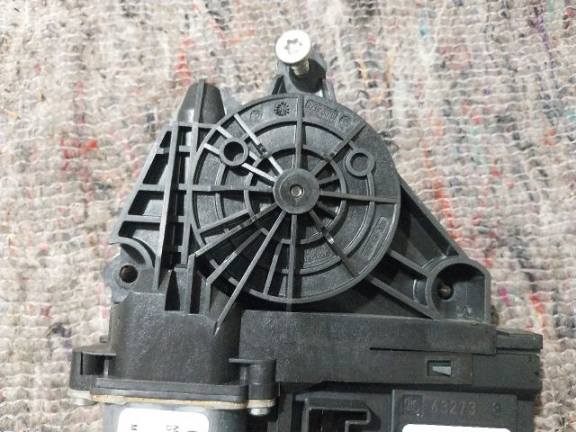 bontott SKODA OCTAVIA II Bal első Ablakemelő Motor