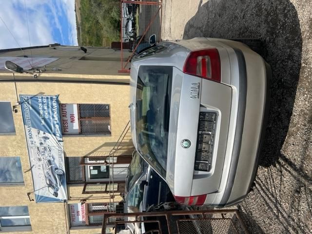 bontott SKODA OCTAVIA II Bal első Ablakemelő Motor