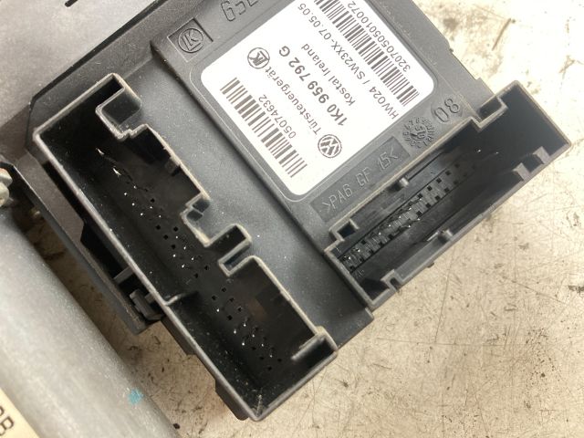 bontott SKODA OCTAVIA II Bal első Ablakemelő Motor