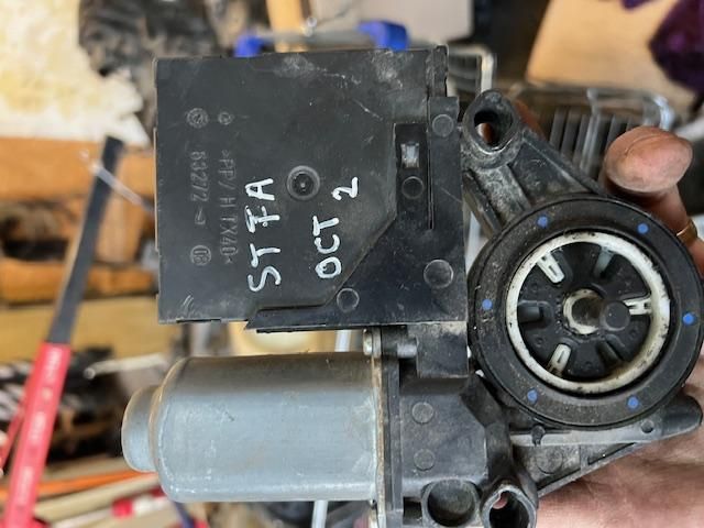 bontott SKODA OCTAVIA II Bal első Ablakemelő Motor