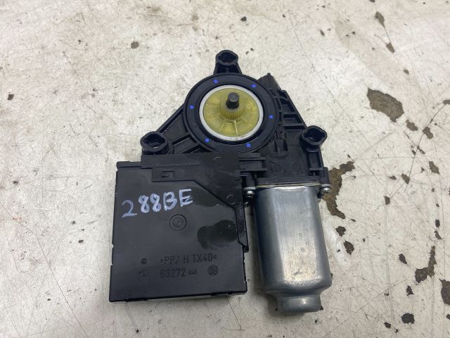 bontott SKODA OCTAVIA II Bal első Ablakemelő Motor