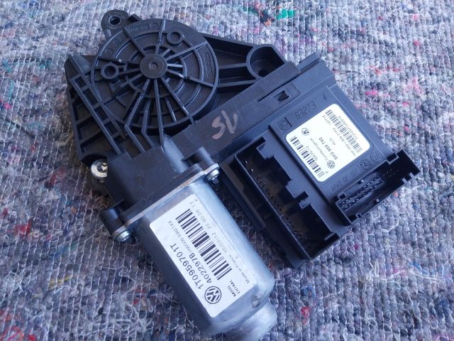 bontott SKODA OCTAVIA II Bal első Ablakemelő Motor