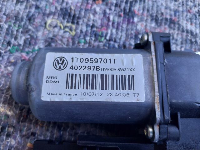 bontott SKODA OCTAVIA II Bal első Ablakemelő Motor