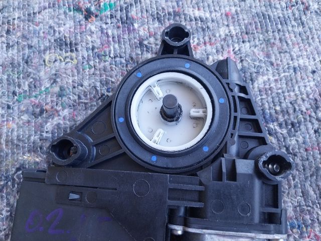 bontott SKODA OCTAVIA II Bal első Ablakemelő Motor