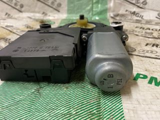 bontott SKODA OCTAVIA II Bal első Ablakemelő Motor