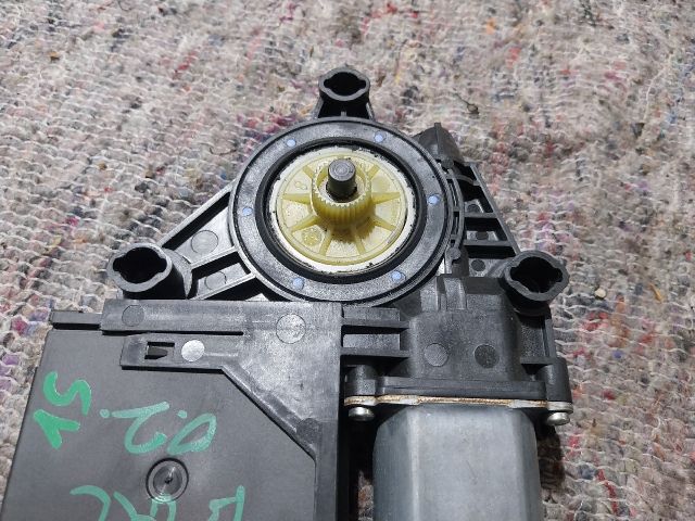 bontott SKODA OCTAVIA II Bal első Ablakemelő Motor