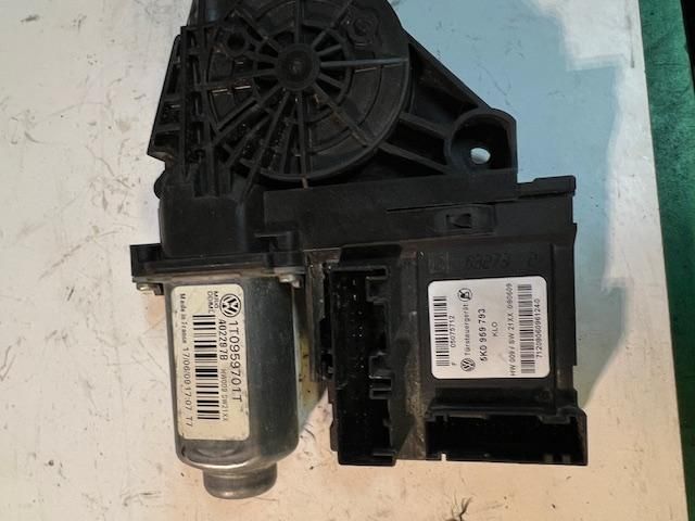 bontott SKODA OCTAVIA II Bal első Ablakemelő Motor