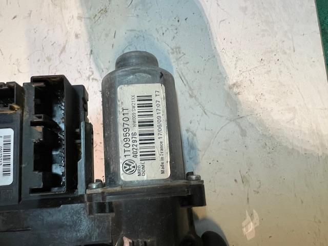 bontott SKODA OCTAVIA II Bal első Ablakemelő Motor