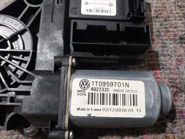 bontott SKODA OCTAVIA II Bal első Ablakemelő Motor