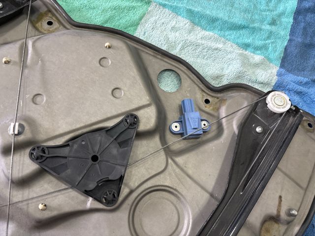 bontott SKODA OCTAVIA II Bal első Ablakemelő Szerkezet (Elektromos)